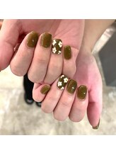 トータルサロン 白べぇーっ プラス/お花ネイル