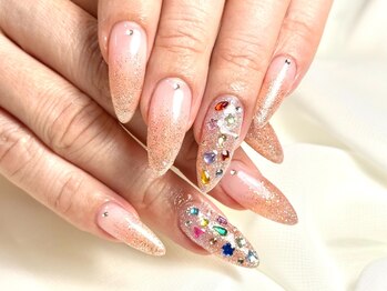 パダアット ヴァラネイル 天神南店(PADA at VALLANAIL)/ラメグラデ-ション/カラフルデコ