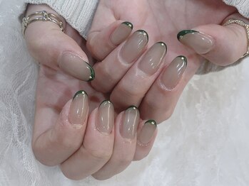 グリーンフレンチネイル