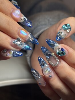 アタラクシア(Ataraxia)の写真/長さ出しで理想のデザインを叶えられる☆ネイルの可愛さはもちろん、指が長く美しく見えるのが魅力！