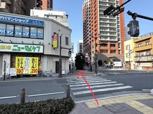 アトラクト(Attract)/交差点を右に曲がり、