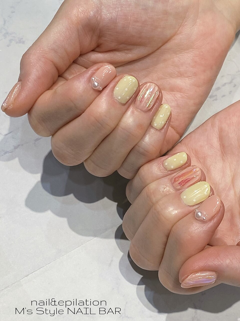 2026年夏トレンド】ニュアンス イエロー ハンドのネイルデザイン集