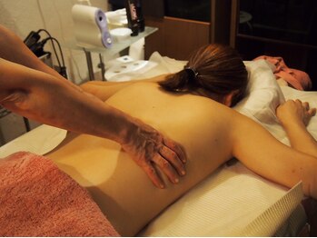 エステサロン ココ(CoCo)/ボディ(背中)