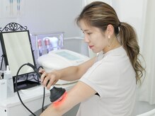 トータルビューティーサロン R/キャビラジの施術風景