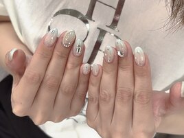 ふんわり水色＊ビジューネイル