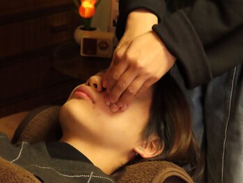 スラープ バイ はりきゅう院米山(slaap)の写真/【慢性的肩こりにお困りの方】こり固まった筋肉へアプローチの本格ドライヘッドスパ+こりをほぐすリラク◎