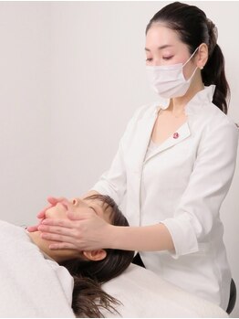美容整骨小顔ラボ/小顔矯正施術シーン