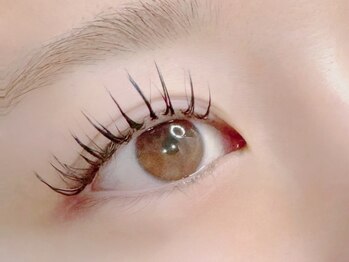 リル(Lill)の写真/話題のアッパーリフトカール！自まつ毛に優しい最新技術で自然なのに瞳を大きく輝かせ印象的なお目元に☆