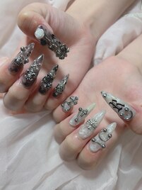 モノトーン地雷ネイル　2025