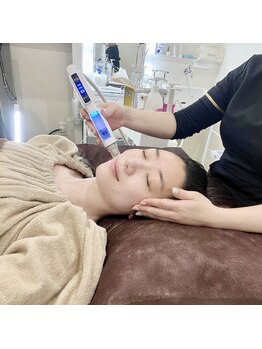ホワイトベリー(White Berry)/空気圧で美容成分をお肌に導入♪