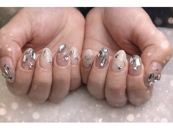 ちゅるんベージュとビジュー