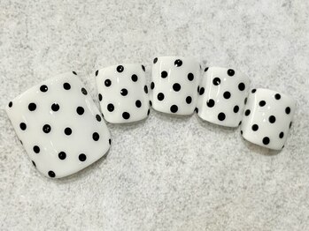 チェリーズネイル(Cherrys Nail)の写真/種類豊富なアートで彩るフットネイル◎かわいいドット柄でトレンドを先取り!