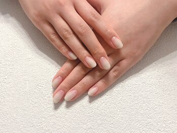 リラネイル(LilaS nail)/ホワイトグラデーション