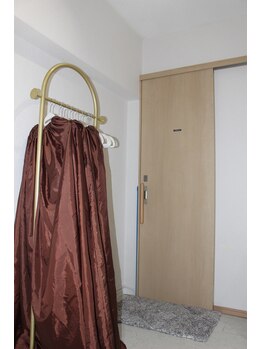 蒸ヨモギ(蒸yomogi)/更衣室で洗濯済みマットに着替え