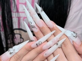乳白ロングネイル