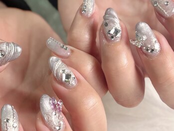 ガーリートレンドネイル