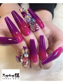 人気のスクエアネイル