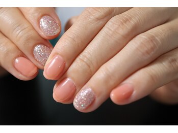 クロ(KURO)/ちゅるん春ネイル