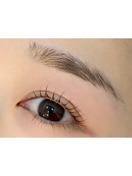 ネイル・アイメニューの同時施術が可能