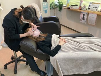 ナチュラルビビ 長崎店(Natural VIVI)の写真/丁寧なカウンセリングでお悩み解消！逆まつ毛等もぱっちり目元に★デザインのお悩みもお気軽にご相談OK◎