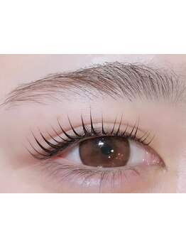 ナチュラル上品な目元にしたい