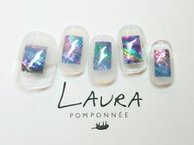 ローラポンポニー(Laura pomponnee)/綺麗なシェルをお爪に