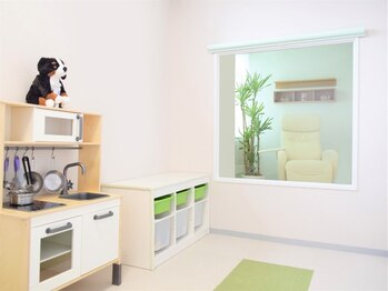リュクス 流山おおたかの森店(Luxe)の写真/【初回限定オフ無料ワンカラーorグラデーション¥6900】広々とした個室のキッズスペース有!ママが見えて安心