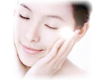 アンジェ ド フェリーク(Ange De Feerique)/クリアな透明美肌を目指す方に！