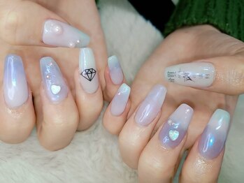プリンセスネイル(Princess NAIL)/3色薄カラーのグラデーション。