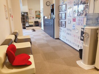 若松整体院 太白区院/広々とした待合♪