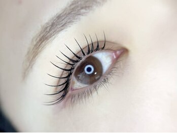 ミュウ(mieux)の写真/【SNSでも話題★最新技術&healthy導入店♪】自まつ毛とエクステの馴染みが良くなり、逆さまつ毛解消！