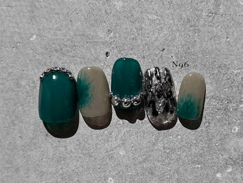 クロ(CULO)/グリーン×シルバーネイル