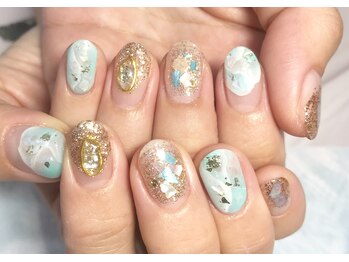 クロエ(chloe)/天然石風エスニックネイル