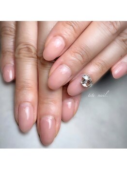 テテネイル(tete.nail)/2本アート　ビジューネイル