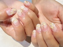 ネイルサロン イントゥ(into_)/ホワイトニュアンス　金箔