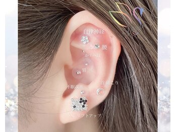 ホリホック/耳ツボジュエリー