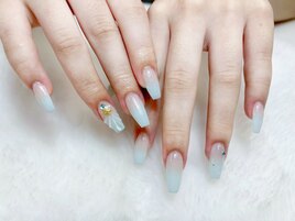 夏の定番ぷっくり貝殻ネイル