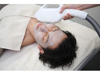 Lambell Beauty Studio./