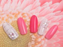 ナナズネイル 西小倉店(NANA's Nail)/ピンクで春