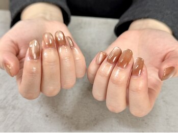 リヴレ(LIVRER)の写真/【パラジェル取扱いサロン◎】丁寧なネイルケアと技術で高評価♪シンプル上品な指先を演出いたします。