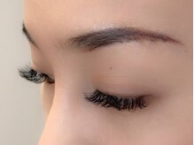 お客様の目元に合わせてデザイニングします♪