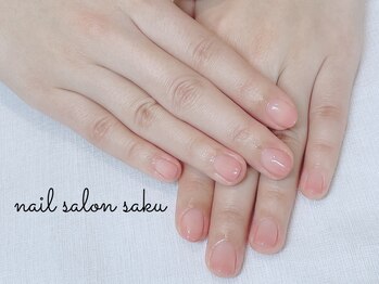 サク(saku)/オフィスネイルにおすすめグラデ