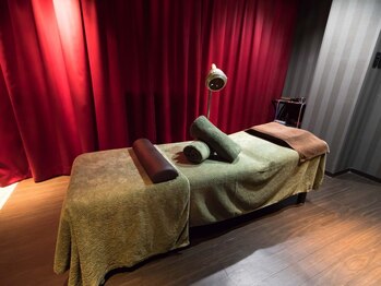 ビーカラット(B/CARAT)の写真/【高級感溢れる完全個室で夢見心地な至福のひと時を】ご褒美メニュー多数◎自分だけの癒しの時間をご提供。