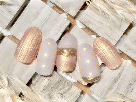 ベージュハートネイル
