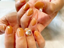 ネイルサロン イントゥ(into_)/キャメル　ワンカラー　ビジュー