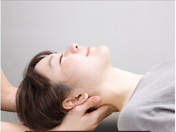 リフレッシュ 札幌ル・トロワ店の写真/ドライヘッドスパ「頭骨リフレ」で頭～顔・首・肩ほぐし♪身も心も解き放たれる眠りへと導きます