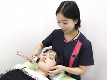 《小顔・リフトアップ特化の美容鍼灸》美顔器も使用して相乗効果