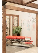 舞子ボディメンテ鍼灸整骨院/ソフトな矯正専用ベッド