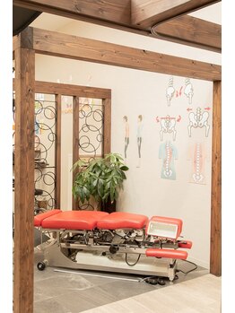 舞子ボディメンテ鍼灸整骨院/ソフトな矯正専用ベッド