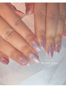 リッシュ トロワ(RICHE trois)/うるうる春オーロラネイル